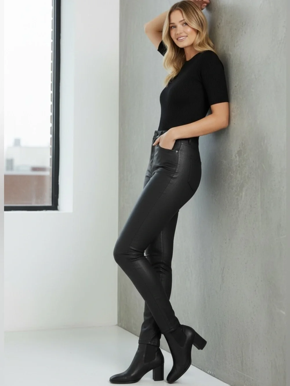 PAIGE Flaunt Denim Cheeky Skinny Jeans Coated Faux Leather Black NWT 29 $249